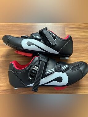 Peloton Bike Cycling Shoes with 3-Bolt
Delta Cleats Size 42 U.S Men 9 Women 11